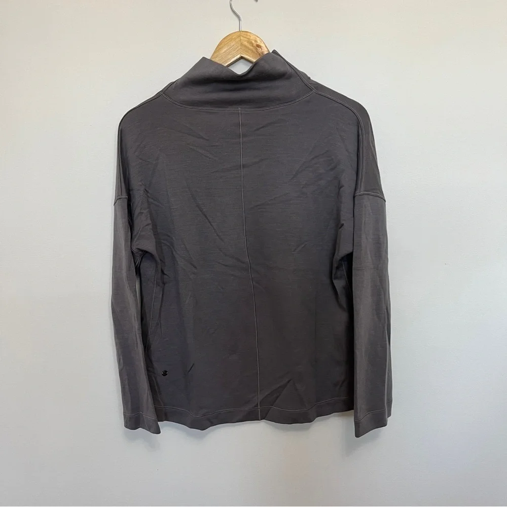 Principal Dancer Funnel Neck Sweater in Lunar Rock Size M
